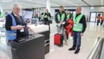 Luftverkehr: Laien testen Flughafen auf Herz und Nieren