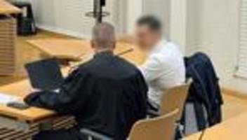 prozess: polizist steht wegen verfolgung unschuldiger vor gericht