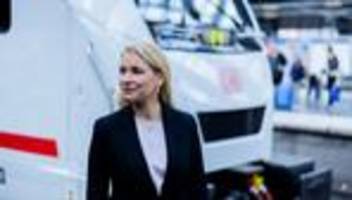 Reiseverkehr: Bahn stoppt Baustellen zu Weihnachten – mehr Züge im Einsatz