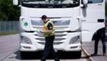 Verkehr: Hunderte Mängel bei Kontrolle von Bussen und Lkw