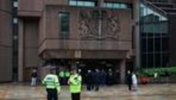 liverpool: angeklagter bekennt sich nach fahrt in menschenmenge schuldig