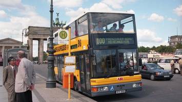 Berlins berühmtester Bus feiert Geburtstag – Der Start war abenteuerlich