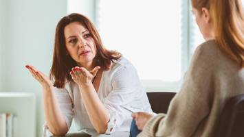 Schwächen von Narzissten: Mit diesem Verhalten entlarven sie sich