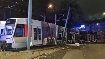 Zwei Straßenbahnen in Düsseldorf kollidiert – mehrere Verletzte