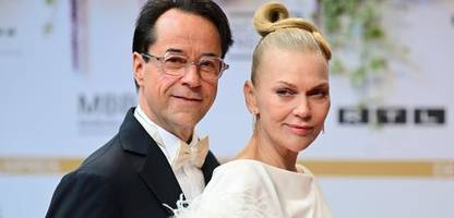 Jan Josef Liefers und Anna Loos über die Ehe: »Du kannst dich nackt im Bett liegend nicht so streiten, wie du dich angezogen in der Küche gestritten hättest«