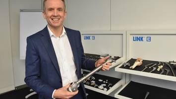 medizintechnik-riese waldemar link: firmenzentrale bleibt in hamburg