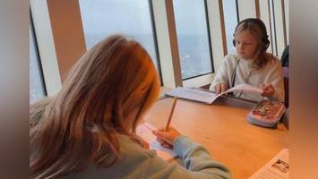 Mit Kindern auf der Aida: Wie Schule auf Weltreise funktioniert