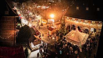 So romantisch: Weihnachtsmarkt vor zauberhafter Kulisse ist der Hit