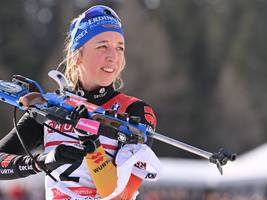 Weltcup-Saison 2025/26: Biathlon-Auftakt in Östersund: Wo sehe ich die Rennen im Fernsehen?