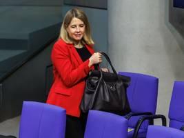 Verena Hubertz: Ministerin im Mutterschutz