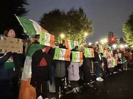 Nach britischem Vorbild: Irland verschärft Migrationspolitik