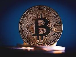 Rettung oder tickende Zeitbombe?: Bitcoin im freien Fall - und alle flüchten in Stablecoins