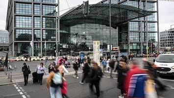 festnahme am hauptbahnhof: betrunkener schießt mit auf reisenden