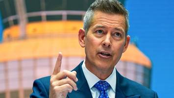 Kampf gegen Schlafanzüge: US-Verkehrsminister will Reisende erziehen