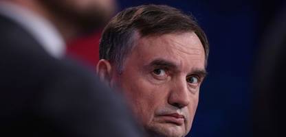 zbigniew ziobro in ungarn: polnischer ex-minister wird vom »sheriff« zum justizflüchtling