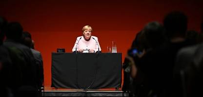 angela merkel: »keine schuldzuweisung« bei aussagen über polen und baltenstaaten