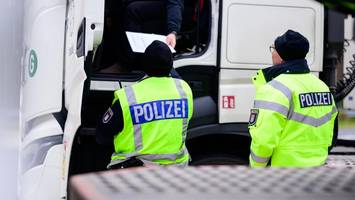 bremsen kaputt! polizei stoppt in china gestarteten schrott-lkw am elbtunnel