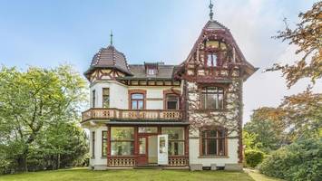 Eine der schönsten Villen westlich von Hamburg steht zum Verkauf