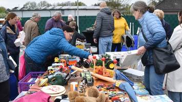 Flohmarkt der GAB: Letzte Chance für Weihnachtsgeschenke aus dem Müll