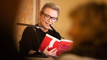 lesung in hamburg macht lust auf schnaps: auf zur bücherflut nach island!