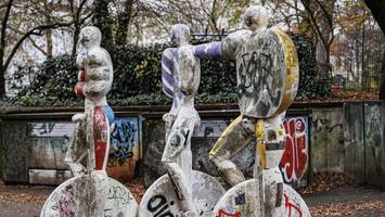„lethargische behörde“: hamburger ärgert sich über dreckige kunst