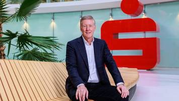 „abendblatt hilft“ bekommt 20.000-euro-spende durch haspa lotteriesparen