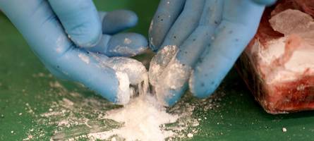 Riesen-Razzia gegen Drogenring: Kriminalpolizei nimmt 17 Personen fest