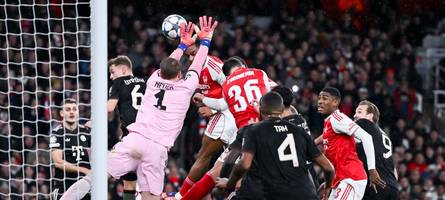 Ausgerutscht in London: Die Bayern können doch noch verlieren