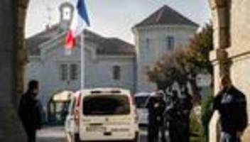 Frankreich: Häftling nach Flucht mit Säge und Laken in Bistro gefasst
