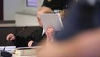 Prozesse: Tote Zwillingsbabys: Urteil gegen Mutter verzögert sich