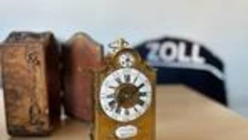 Steuerhinterziehung: Zoll entdeckt Tischuhr aus dem 18. Jahrhundert