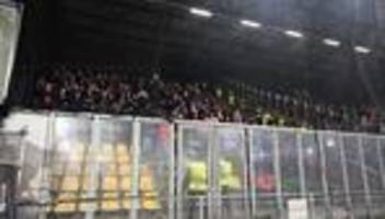 VfB in Deventer: Behandelt wie Schwerverbrecher: Polizei-Ärger wirkt nach