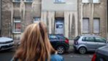 von polizeikugel getroffen: landesregierung informiert über polizeischuss auf mädchen