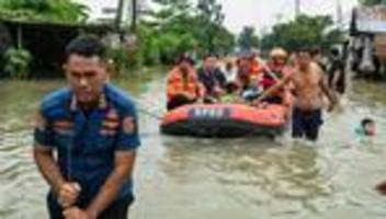 südostasien: hunderte tote durch hochwasser in thailand und indonesien