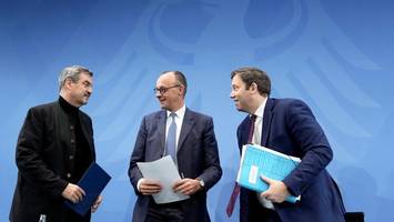 rente: merz redet schon von der großen reform, doch eine gefahr bleibt