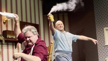 „ein seltsames paar“ am ernst deutsch theater: neurosen mit retro-charme