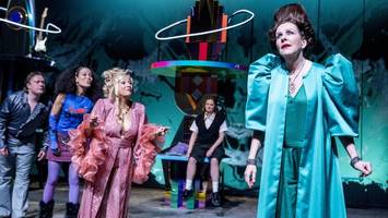 „Porneia“ am Thalia Theater: Du liebe Göttin, ständig stören die Männer