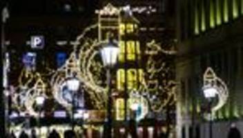 adventszeit: lichterglanz trotz sparkurs – wie die städte beleuchten