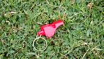 Gewalt gegen Schiedsrichter: Schiedsrichter streiken: Fußballspiele in der Börde abgesagt