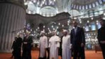 Leo XIV.: Papst besichtigt Blaue Moschee in Istanbul