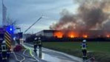 Starke Rauchentwicklung: Brand in Metallbetrieb in Bielefeld - Warnung an Bevölkerung