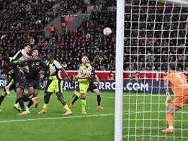 bvb zieht an b04 vorbei: dortmunds kopfball-ungeheuer sind zu viel für leverkusen