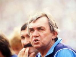 Happel prägte Generationen: Der legendäre Erfolgstrainer, der schweigend seine Mannschaften unsterblich machte