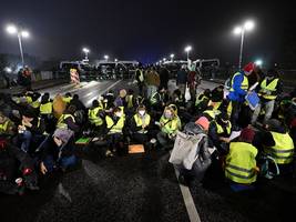 gießen: massive straßenblockaden und proteste gegen afd-jugend