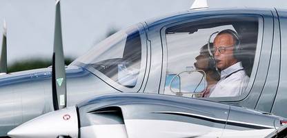 Grüne fordern Sondersteuer auf Privat- und First-Class-Flüge