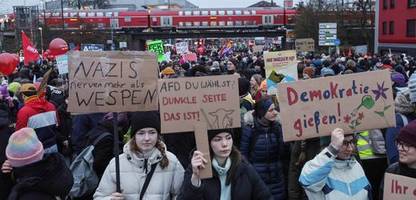 Anti-AfD-Demos in Gießen: Straßenblockaden und Pfefferspray bei Protesten