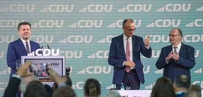 friedrich merz in magdeburg: brandrede von reiner haseloff, dann sagt der kanzler einen seltsamen satz