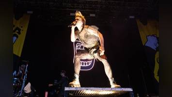 Der Konzert-Dezember in Hamburg: Deine Cousine oder Böhse Onkelz?