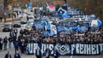 fußball-bundesliga: hsv-fans demonstrieren gegen innenminister-pläne