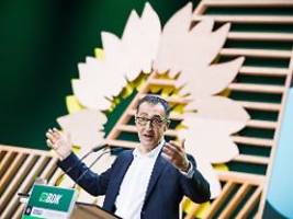 kein kulturrabatt für täter: Özdemir gibt den gallier - und den grünen die hand